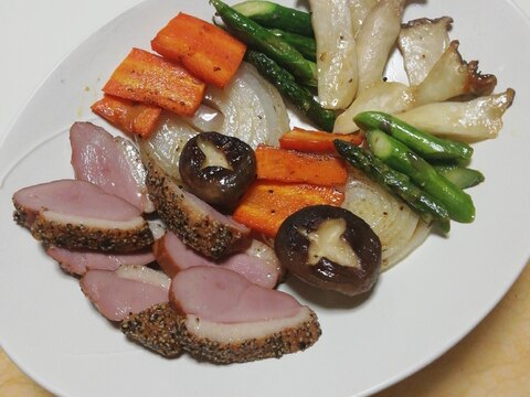 あい鴨パストラミの焼き野菜添え